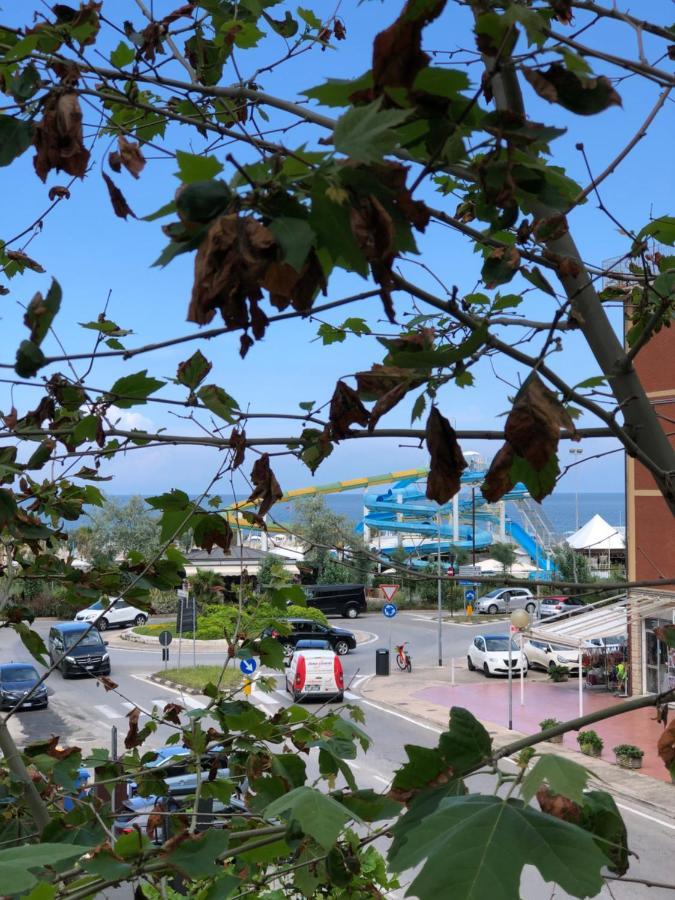 Hotel Criss Rimini Zewnętrze zdjęcie